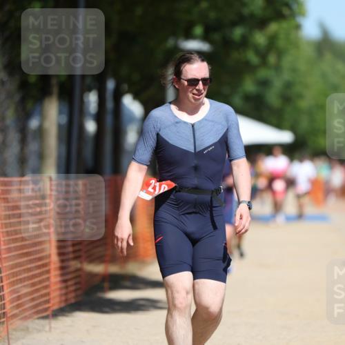 07.09.2025 - 19. Norderstedt Triathlon Michael Strokosch http://msf.ph/oto/8753706 07.09.2025 12:47:53 Laufen 210, 216 meine-sportfotos.de