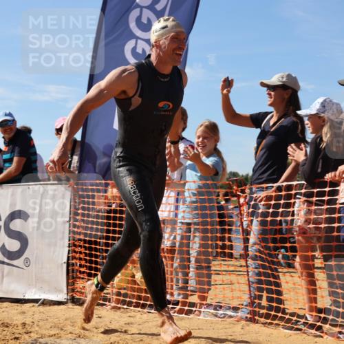 07.09.2025 - 19. Norderstedt Triathlon Luisa Fischer http://msf.ph/oto/8753730 07.09.2025 11:41:01 Schwimmen 151, 215, 741 meine-sportfotos.de