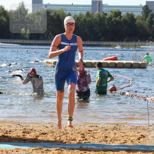 07.09.2025 - 19. Norderstedt Triathlon Luisa Fischer http://msf.ph/oto/8753753 07.09.2025 11:41:33 Schwimmen 1249 meine-sportfotos.de