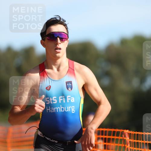 07.09.2025 - 19. Norderstedt Triathlon Michael Strokosch http://msf.ph/oto/8753806 07.09.2025 10:39:42 Laufen 654 meine-sportfotos.de