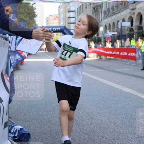 07.09.2025 - BARMER Alsterlauf Strokosch-Dieckow http://msf.ph/oto/8753833 07.09.2025 10:54:52 Ziel  meine-sportfotos.de