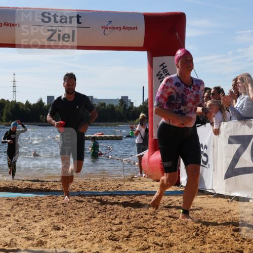 07.09.2025 - 19. Norderstedt Triathlon Luisa Fischer http://msf.ph/oto/8753842 07.09.2025 11:41:42 Schwimmen 245, 302, 792, 1249, 1386 meine-sportfotos.de