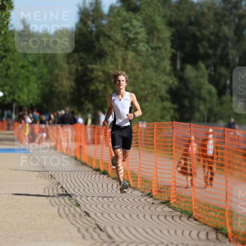 07.09.2025 - 19. Norderstedt Triathlon Michael Strokosch http://msf.ph/oto/8753854 07.09.2025 10:39:52 Laufen 675 meine-sportfotos.de