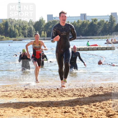07.09.2025 - 19. Norderstedt Triathlon Luisa Fischer http://msf.ph/oto/8753862 07.09.2025 15:38:26 Schwimmen 1057, 1063, 1083, 1093, 1098, 1104, 1107, 1571, 1624 meine-sportfotos.de