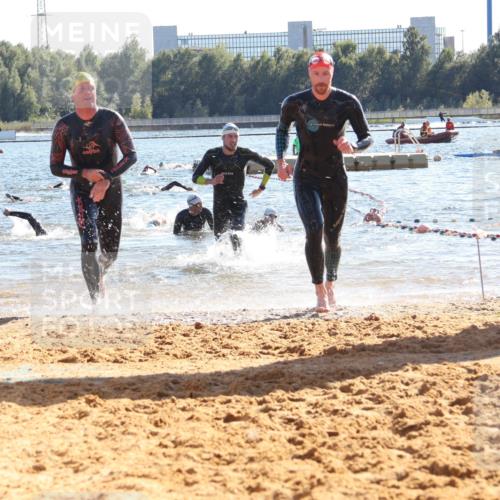 07.09.2025 - 19. Norderstedt Triathlon Luisa Fischer http://msf.ph/oto/8753902 07.09.2025 15:38:30 Schwimmen 1057, 1063, 1093, 1098, 1104, 1570, 1571, 1586, 1606, 1624 meine-sportfotos.de
