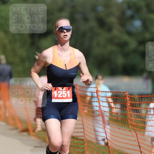 07.09.2025 - 19. Norderstedt Triathlon Michael Strokosch http://msf.ph/oto/8753904 07.09.2025 12:48:01 Laufen 216, 1251, 1315 meine-sportfotos.de
