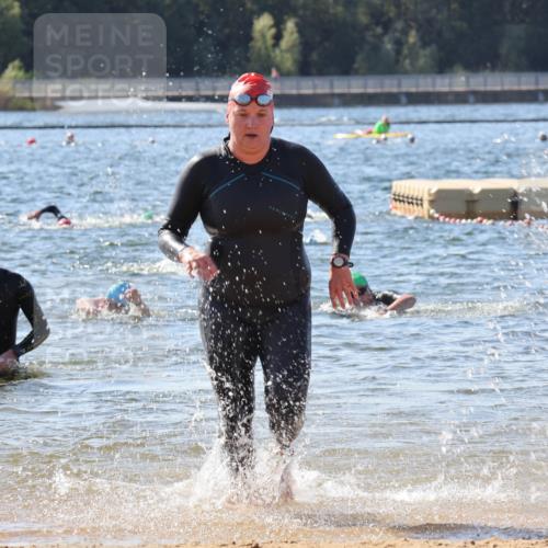 07.09.2025 - 19. Norderstedt Triathlon Luisa Fischer http://msf.ph/oto/8753908 07.09.2025 11:41:51 Schwimmen 245, 302, 792, 1367, 1386 meine-sportfotos.de