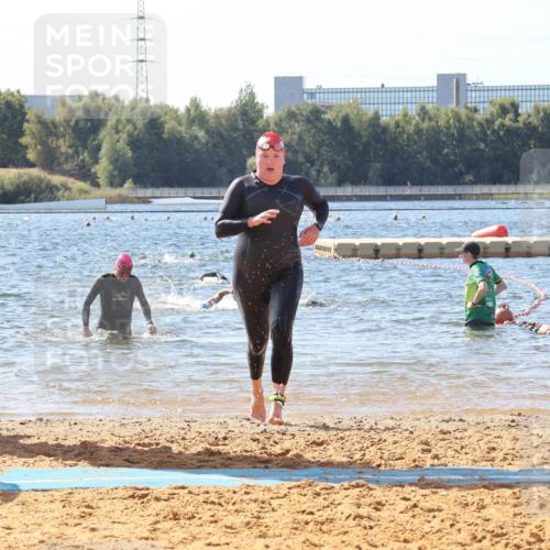 07.09.2025 - 19. Norderstedt Triathlon Luisa Fischer http://msf.ph/oto/8753935 07.09.2025 11:41:52 Schwimmen 245, 302, 792, 1367, 1386 meine-sportfotos.de