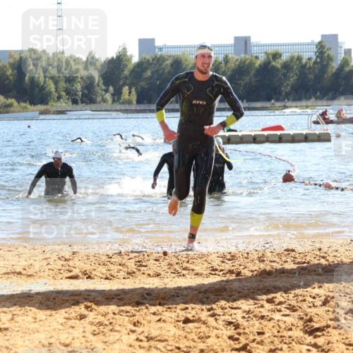 07.09.2025 - 19. Norderstedt Triathlon Luisa Fischer http://msf.ph/oto/8753939 07.09.2025 15:38:33 Schwimmen 1057, 1063, 1093, 1098, 1570, 1571, 1586, 1606 meine-sportfotos.de