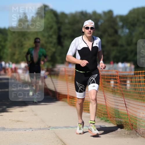 07.09.2025 - 19. Norderstedt Triathlon Michael Strokosch http://msf.ph/oto/8753944 07.09.2025 14:52:09 Laufen 361, 1014 meine-sportfotos.de