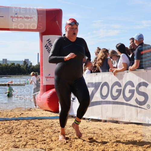 07.09.2025 - 19. Norderstedt Triathlon Luisa Fischer http://msf.ph/oto/8753999 07.09.2025 11:41:56 Schwimmen 792, 1367, 1386 meine-sportfotos.de