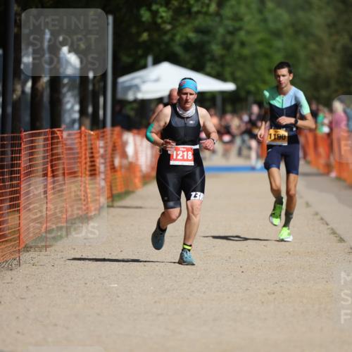 07.09.2025 - 19. Norderstedt Triathlon Michael Strokosch http://msf.ph/oto/8754000 07.09.2025 12:02:11 Laufen 1190, 1218 meine-sportfotos.de