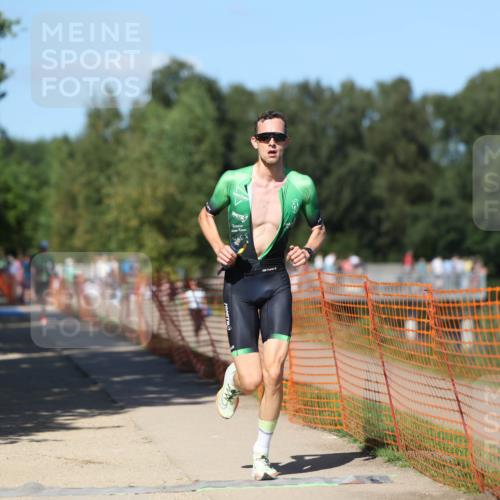07.09.2025 - 19. Norderstedt Triathlon Michael Strokosch http://msf.ph/oto/8754004 07.09.2025 14:52:11 Laufen 361, 1014 meine-sportfotos.de