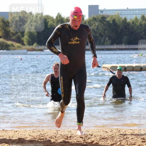 07.09.2025 - 19. Norderstedt Triathlon Luisa Fischer http://msf.ph/oto/8754011 07.09.2025 11:42:03 Schwimmen 730, 1359, 1367 meine-sportfotos.de