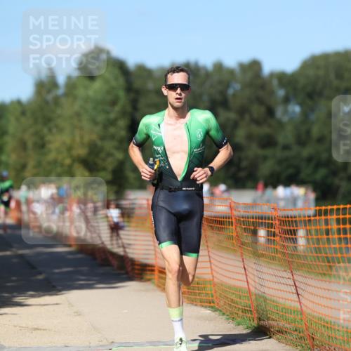 07.09.2025 - 19. Norderstedt Triathlon Michael Strokosch http://msf.ph/oto/8754019 07.09.2025 14:52:11 Laufen 361, 1014 meine-sportfotos.de