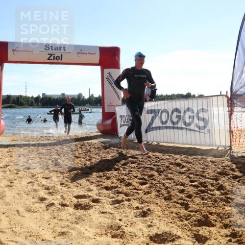 07.09.2025 - 19. Norderstedt Triathlon Luisa Fischer http://msf.ph/oto/8754032 07.09.2025 15:39:01 Schwimmen 1061, 1612, 1619 meine-sportfotos.de