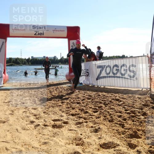 07.09.2025 - 19. Norderstedt Triathlon Luisa Fischer http://msf.ph/oto/8754044 07.09.2025 15:39:03 Schwimmen 1061, 1612, 1619 meine-sportfotos.de