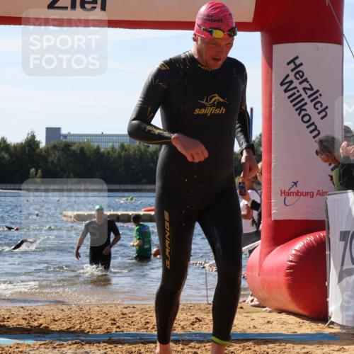 07.09.2025 - 19. Norderstedt Triathlon Luisa Fischer http://msf.ph/oto/8754056 07.09.2025 11:42:05 Schwimmen 730, 1359, 1367 meine-sportfotos.de