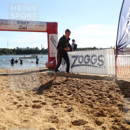07.09.2025 - 19. Norderstedt Triathlon Luisa Fischer http://msf.ph/oto/8754058 07.09.2025 15:39:06 Schwimmen 1061, 1612, 1619 meine-sportfotos.de
