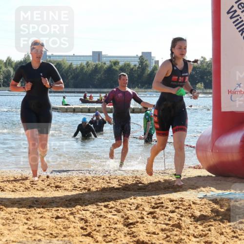 07.09.2025 - 19. Norderstedt Triathlon Luisa Fischer http://msf.ph/oto/8754073 07.09.2025 15:39:14 Schwimmen 1053, 1061, 1072, 1612, 1614 meine-sportfotos.de