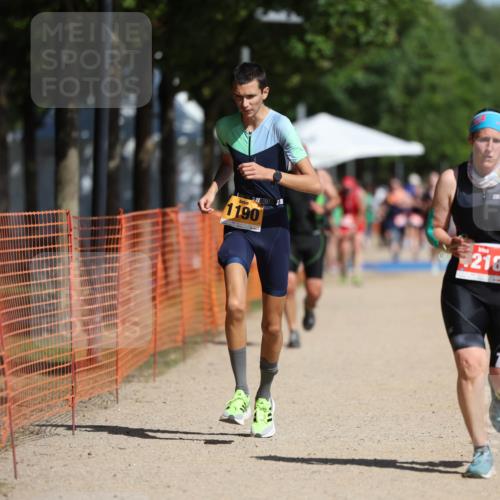 07.09.2025 - 19. Norderstedt Triathlon Michael Strokosch http://msf.ph/oto/8754076 07.09.2025 12:02:13 Laufen 1190, 1217, 1218 meine-sportfotos.de