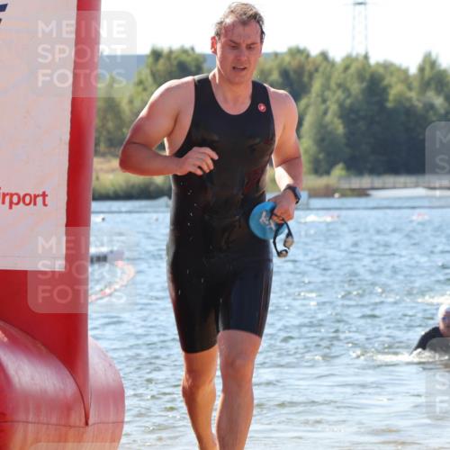 07.09.2025 - 19. Norderstedt Triathlon Luisa Fischer http://msf.ph/oto/8754085 07.09.2025 11:42:08 Schwimmen 730, 835, 1359 meine-sportfotos.de