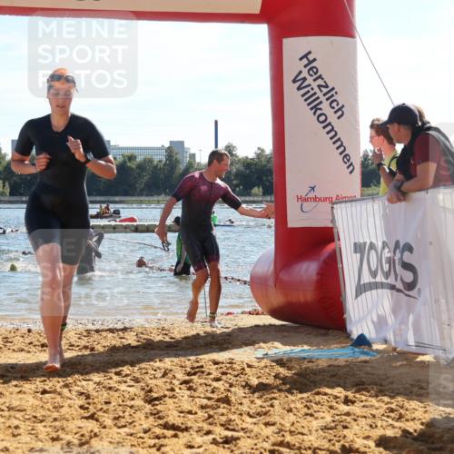07.09.2025 - 19. Norderstedt Triathlon Luisa Fischer http://msf.ph/oto/8754089 07.09.2025 15:39:15 Schwimmen 1053, 1061, 1072, 1612, 1614 meine-sportfotos.de