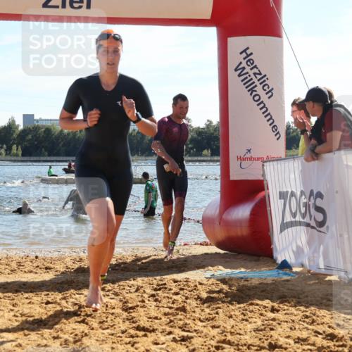 07.09.2025 - 19. Norderstedt Triathlon Luisa Fischer http://msf.ph/oto/8754097 07.09.2025 15:39:16 Schwimmen 1053, 1061, 1072, 1614 meine-sportfotos.de