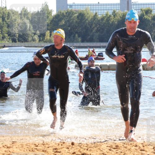 07.09.2025 - 19. Norderstedt Triathlon Luisa Fischer http://msf.ph/oto/8754110 07.09.2025 15:39:23 Schwimmen 1053, 1072, 1561, 1569, 1582, 1614 meine-sportfotos.de