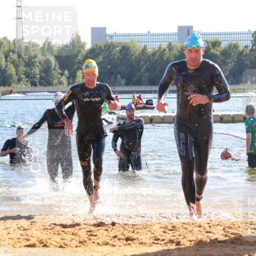 07.09.2025 - 19. Norderstedt Triathlon Luisa Fischer http://msf.ph/oto/8754117 07.09.2025 15:39:23 Schwimmen 1053, 1072, 1561, 1569, 1582, 1614 meine-sportfotos.de