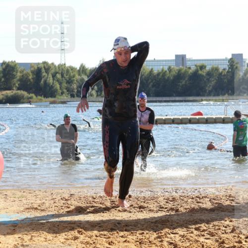 07.09.2025 - 19. Norderstedt Triathlon Luisa Fischer http://msf.ph/oto/8754157 07.09.2025 15:39:28 Schwimmen 1561, 1569, 1582, 1614, 1618 meine-sportfotos.de