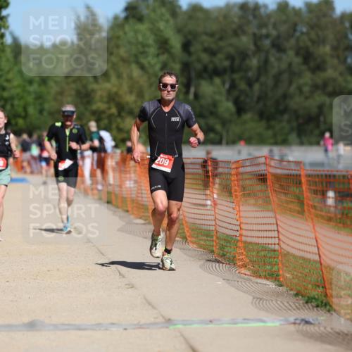 07.09.2025 - 19. Norderstedt Triathlon Michael Strokosch http://msf.ph/oto/8754163 07.09.2025 13:10:38 Laufen 208, 209, 247 meine-sportfotos.de
