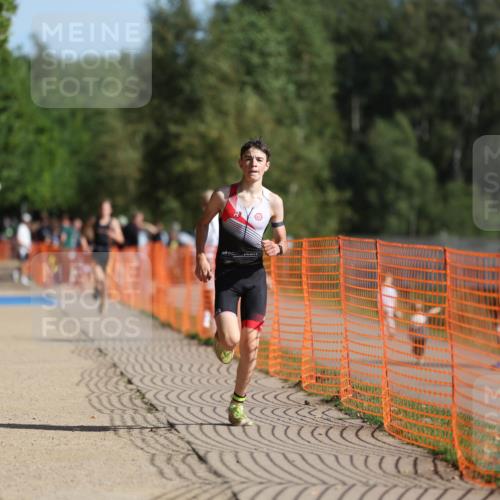 07.09.2025 - 19. Norderstedt Triathlon Michael Strokosch http://msf.ph/oto/8754164 07.09.2025 10:40:13 Laufen 664, 1127 meine-sportfotos.de