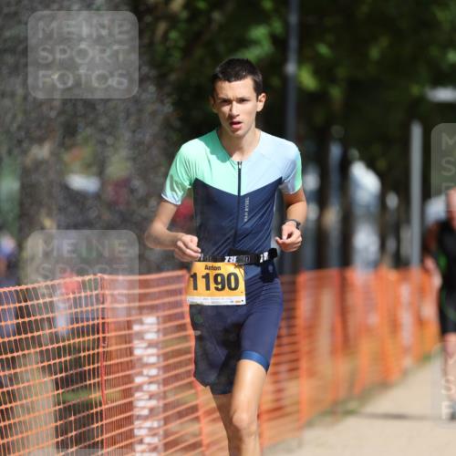 07.09.2025 - 19. Norderstedt Triathlon Michael Strokosch http://msf.ph/oto/8754168 07.09.2025 12:02:15 Laufen 1190, 1217, 1218 meine-sportfotos.de