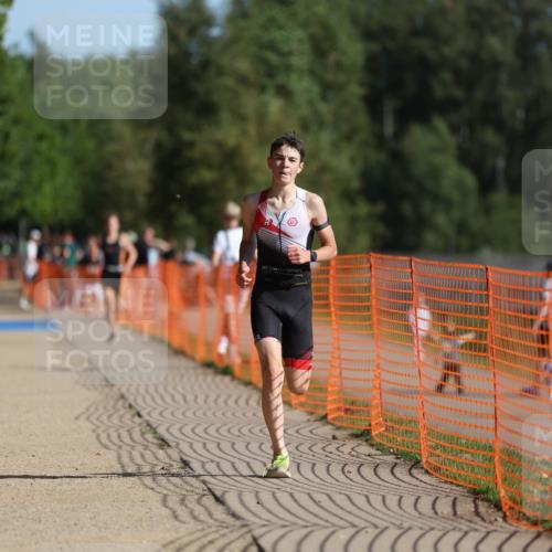 07.09.2025 - 19. Norderstedt Triathlon Michael Strokosch http://msf.ph/oto/8754170 07.09.2025 10:40:13 Laufen 664, 1127 meine-sportfotos.de