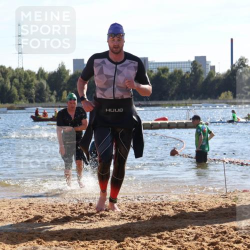 07.09.2025 - 19. Norderstedt Triathlon Luisa Fischer http://msf.ph/oto/8754210 07.09.2025 15:39:32 Schwimmen 1561, 1569, 1582, 1591, 1618 meine-sportfotos.de