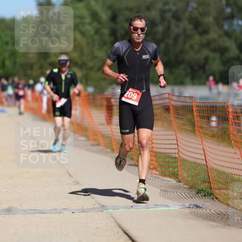 07.09.2025 - 19. Norderstedt Triathlon Michael Strokosch http://msf.ph/oto/8754233 07.09.2025 13:10:39 Laufen 208, 209, 247 meine-sportfotos.de