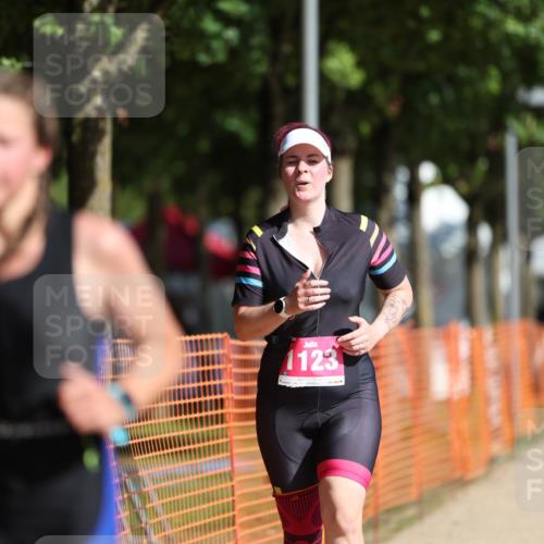 07.09.2025 - 19. Norderstedt Triathlon Michael Strokosch http://msf.ph/oto/8754251 07.09.2025 10:59:20 Laufen 64, 73, 83, 1123 meine-sportfotos.de