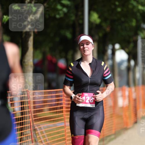 07.09.2025 - 19. Norderstedt Triathlon Michael Strokosch http://msf.ph/oto/8754258 07.09.2025 10:59:20 Laufen 64, 73, 83, 1123 meine-sportfotos.de