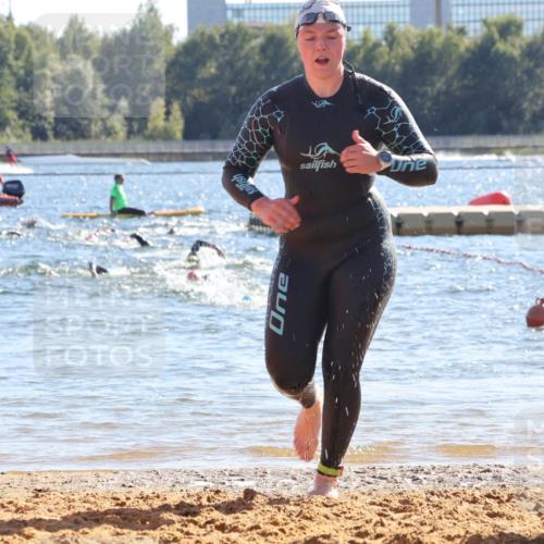 07.09.2025 - 19. Norderstedt Triathlon Luisa Fischer http://msf.ph/oto/8754261 07.09.2025 15:39:39 Schwimmen 1094, 1569, 1591, 1618 meine-sportfotos.de