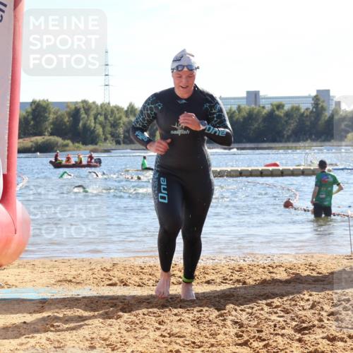 07.09.2025 - 19. Norderstedt Triathlon Luisa Fischer http://msf.ph/oto/8754280 07.09.2025 15:39:41 Schwimmen 1094, 1591, 1618 meine-sportfotos.de