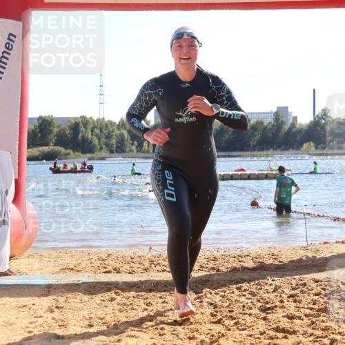 07.09.2025 - 19. Norderstedt Triathlon Luisa Fischer http://msf.ph/oto/8754291 07.09.2025 15:39:41 Schwimmen 1094, 1591, 1618 meine-sportfotos.de