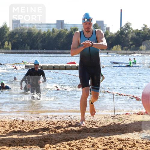 07.09.2025 - 19. Norderstedt Triathlon Luisa Fischer http://msf.ph/oto/8754326 07.09.2025 15:39:56 Schwimmen 1620, 1625 meine-sportfotos.de