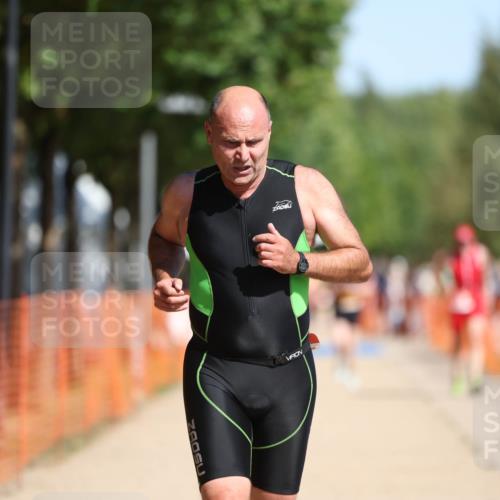 07.09.2025 - 19. Norderstedt Triathlon Michael Strokosch http://msf.ph/oto/8754359 07.09.2025 12:02:21 Laufen 1217 meine-sportfotos.de