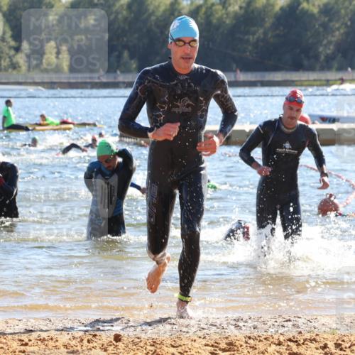07.09.2025 - 19. Norderstedt Triathlon Luisa Fischer http://msf.ph/oto/8754372 07.09.2025 15:39:59 Schwimmen 1573, 1620, 1625 meine-sportfotos.de