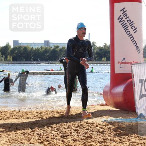 07.09.2025 - 19. Norderstedt Triathlon Luisa Fischer http://msf.ph/oto/8754401 07.09.2025 15:40:01 Schwimmen 1573, 1577, 1620, 1625 meine-sportfotos.de