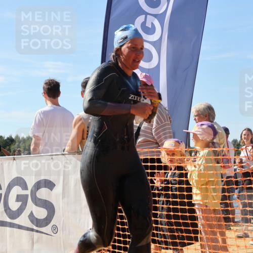 07.09.2025 - 19. Norderstedt Triathlon Luisa Fischer http://msf.ph/oto/8754458 07.09.2025 11:42:51 Schwimmen 738, 1294, 1379 meine-sportfotos.de