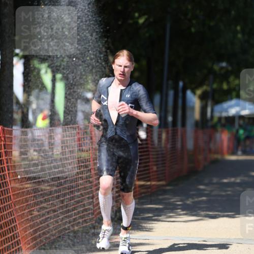 07.09.2025 - 19. Norderstedt Triathlon Michael Strokosch http://msf.ph/oto/8754466 07.09.2025 14:52:39 Laufen 993, 1421, 1468 meine-sportfotos.de
