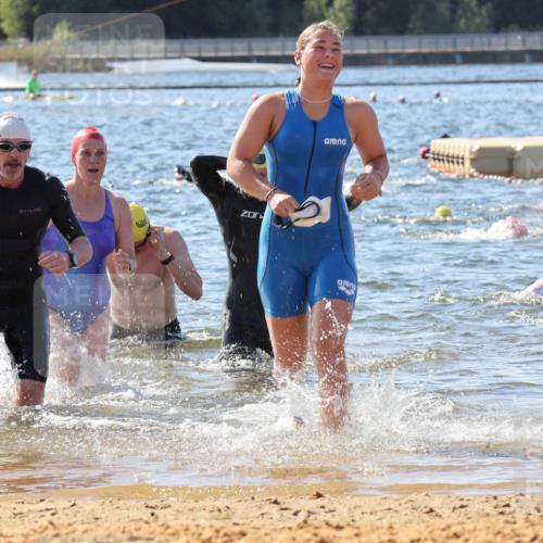 07.09.2025 - 19. Norderstedt Triathlon Luisa Fischer http://msf.ph/oto/8754469 07.09.2025 11:43:10 Schwimmen 202, 1220, 1252 meine-sportfotos.de