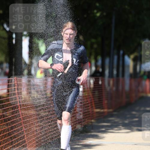 07.09.2025 - 19. Norderstedt Triathlon Michael Strokosch http://msf.ph/oto/8754488 07.09.2025 14:52:39 Laufen 993, 1421, 1468 meine-sportfotos.de